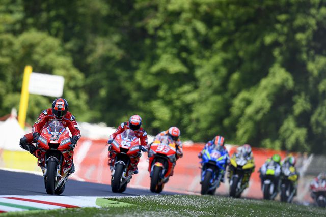 Chặng 6 MotoGP 2019: Petrucci thắng ấn tượng tại Mugello