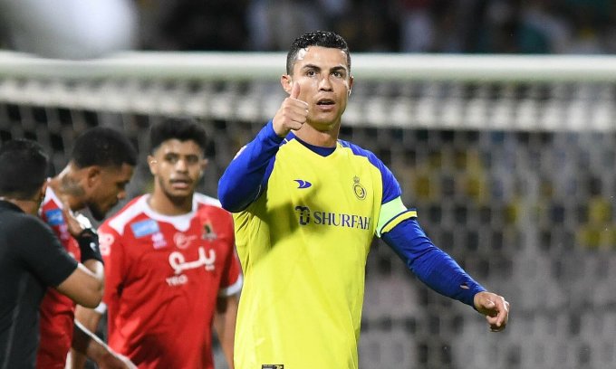 Ronaldo lập 'poker' cho Al Nassr